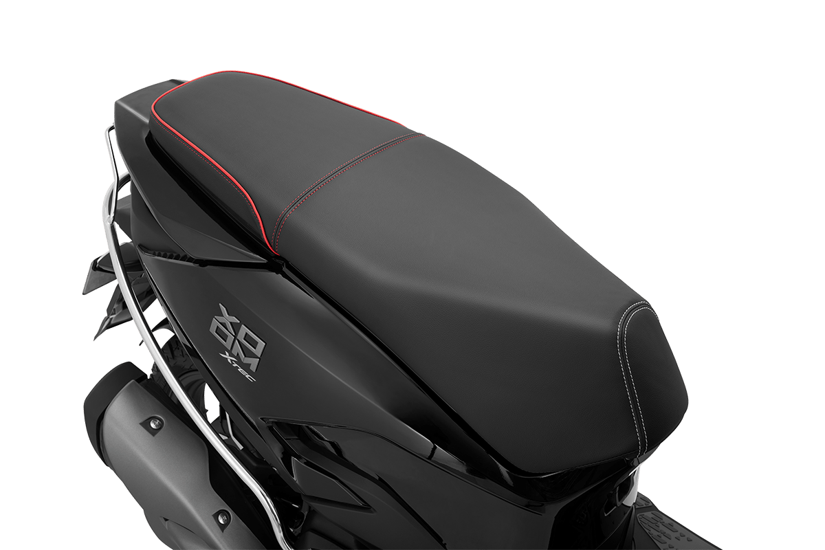 HERO GENUINE SEAT COVER MATT BLK REAR RED PIPING - XO -99632AAWD00S